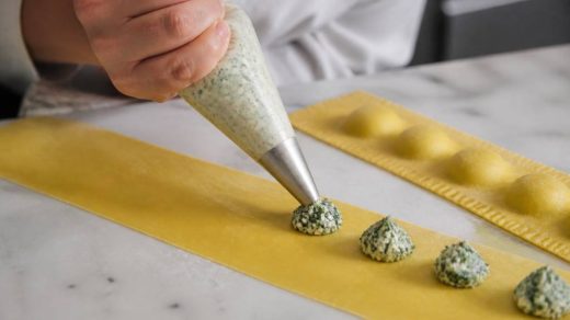 Comment utiliser une poche à douille pour réussir ses raviolis italiens