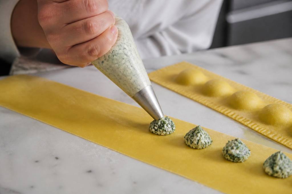 Comment utiliser une poche à douille pour réussir ses raviolis italiens